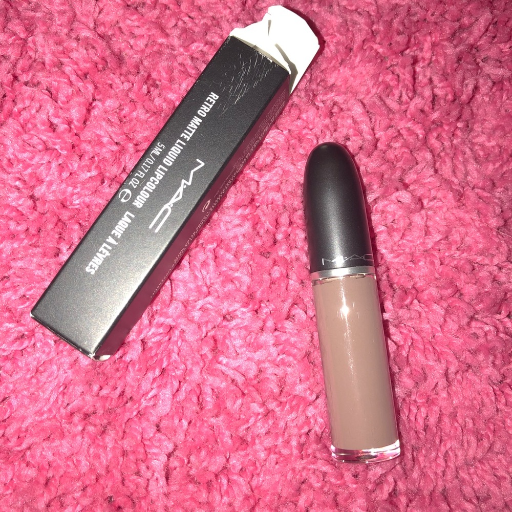 New MAC Cosmetics liquid lipcolor; simply smoked